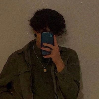 sV83JQ4PWow7Fa5's profile picture. .