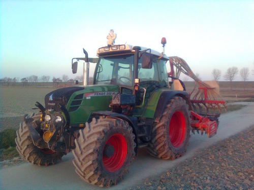 van Essen Agro hoofdteelt pootaardappelen daarnaast wat granen en loonwerk in de wieringermeer en omstreken .