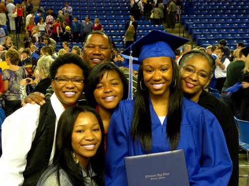 donnamhope's profile picture. Single,God fearing and trusting woman. Who is the mother of 4 of the most beautiful and baddest ladies to walk the face of the earth.