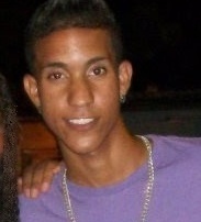 Tenho 18 anos, não tenho fama, nen sou rico, mas a vontade de conquistar meu lugar ao Sol é enorme. (yn