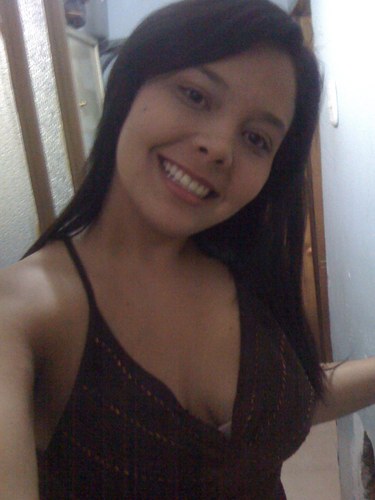 mujer temerosa de Dios tierna;amable, sincera, bna amigaa;)