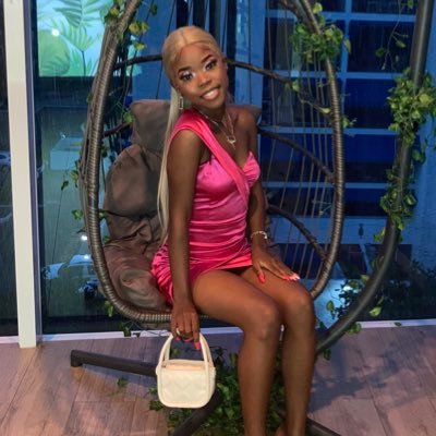 __iCliffy's profile picture. just go with it 👣