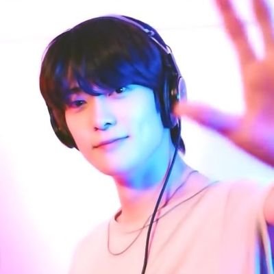 flxwqrloj's profile picture. 