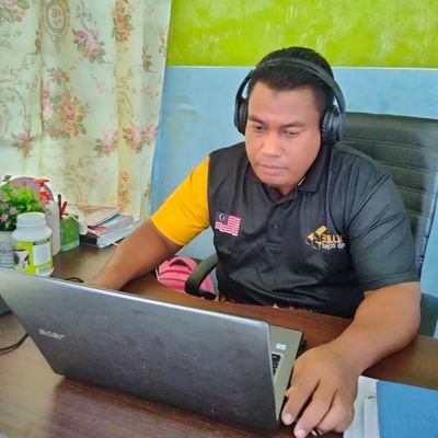 Pendidik dan pembimbing EMAS bijak dengan ILMU.
Ada duit, belum tentu ada EMAS.
Ada EMAS, sudah tentu ada duit.
💖لا إله إلا انت سبحانك انى كنت من الظالمين 💖