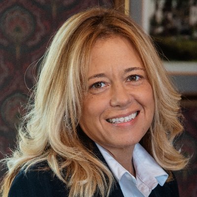 2Angelish's profile picture. 