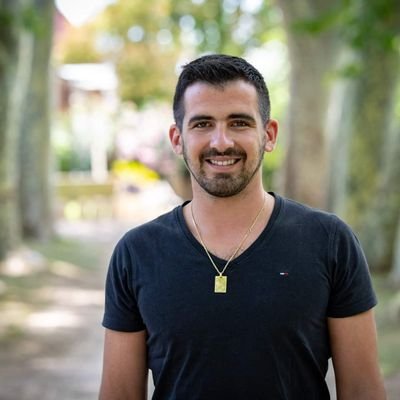 zambra_n's profile picture. 