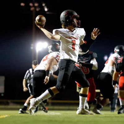 QB @CCC_cometfb | 6’0, 180lbs | 4.78 40 yd dash | 3.2 GPA |