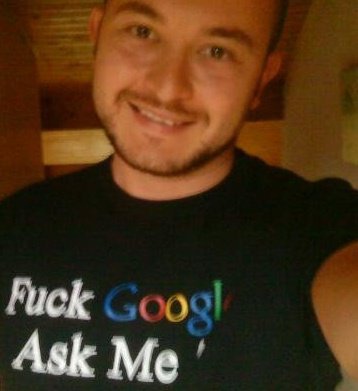 Karimthetravel's profile picture. Un souhait, devenir Blogger Pro...Master en Business Communication... avec des cours sur le journalisme, les médias, le droit d'internet et l'e-marketing