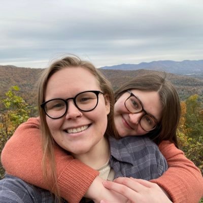 UnexpectedEm's profile picture. I play games | she/they | 🏳️‍🌈 |