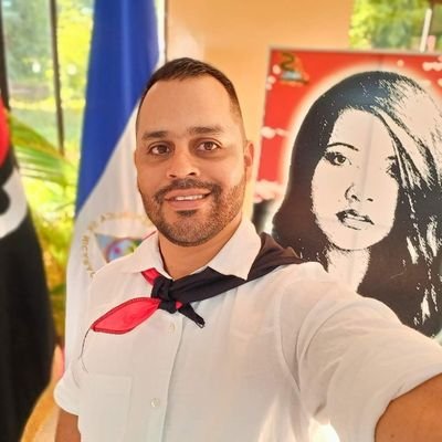 Sandinista ❤️ 🖤 ✊ ✊ Orgullosamente Nicaraguense 🇳🇮