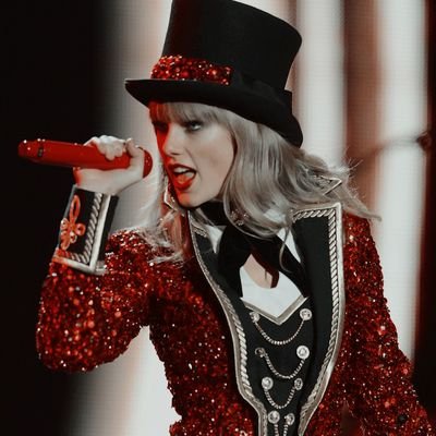 𝘸𝘩𝘦𝘯 𝘺𝘰𝘶 𝘧𝘢𝘭𝘭 𝘢𝘴𝘭𝘦𝘦𝘱 𝘵𝘰𝘯𝘪𝘨𝘩𝘵 𝘫𝘶𝘴𝘵 𝘳𝘦𝘮𝘦𝘮𝘣𝘦𝘳 𝘵𝘩𝘢𝘵 𝘸𝘦 𝘭𝘢𝘺 𝘶𝘯𝘥𝘦𝘳 𝘵𝘩𝘦 𝘴𝘢𝘮𝘦 𝘴𝘵𝘢𝘳𝘴
