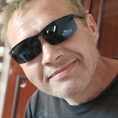 mgxcr2's profile picture. Short part