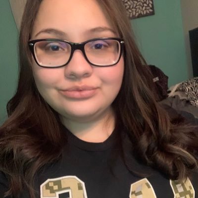 AshleyMarie215's profile picture. Wife💍|Dog Mom🐶|Matthew 19:26|