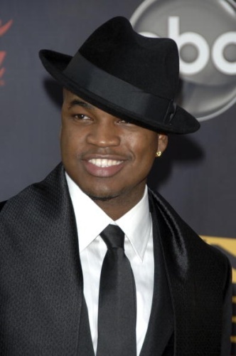 MeganUnderwood2's profile picture. Huge Ne-Yo fan, would cry if he followed me! I follow back guys.