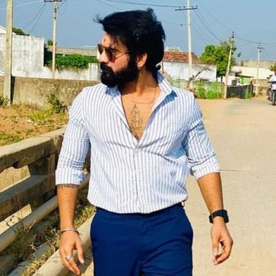 Anushaakhilfan's profile picture. 