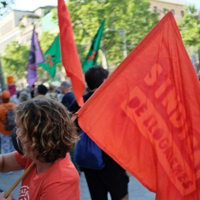 En lluita pel dret a l'habitatge i organitzada al @SindicatLloguer ✊ 
Feminista, anticapitalista, antifeixista.
Juntes som més fortes 💪💪💪