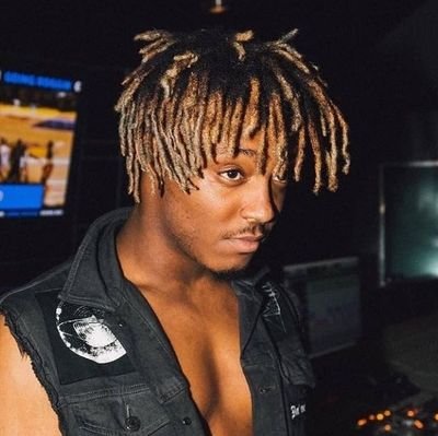 Juice WRLD fan account/999 for life
following all back