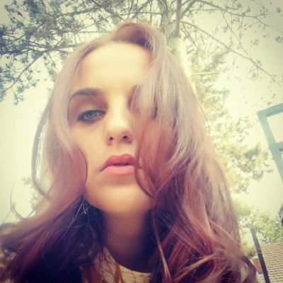 OfelijaKG's profile picture. Cogito ergo sum.