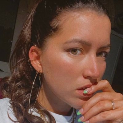 youngouloulou's profile picture. distraction