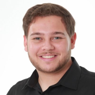 Cirurgião-Dentista formado na UFPR | Apaixonado por futebol e pelo @coritiba | Menos Estado, mais liberdade.