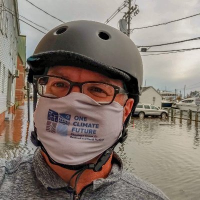 Promoter of climate action. Vulnerable road user. 🚴 🚶♂️ Amateur urbanist. Coffee fanatic. ☕☕☕ Lover of democracy. Tweets are my personal opinions.