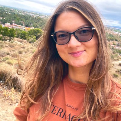 SychevaMila's profile picture. 🗺🧠 Borrando las fronteras en mi miente y disfrutando del camino🌅 Mi🔝 - Love&family🌺 cats🐈‍⬛ retos&proyectos👩‍💻 karate🥋 PHD📚y🍻