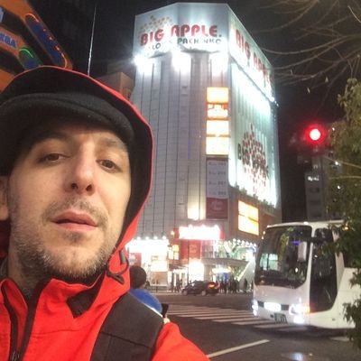 Hincha de River. Químico analítico. Me gusta más leer Twitter, que twittear.