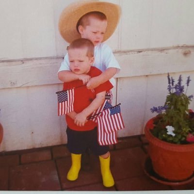 Edgy_Mom's profile picture. God, Family, Friends, Food