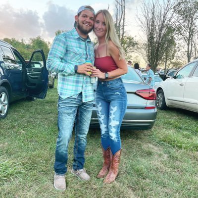 detweiler_becca's profile picture. SC: becca_detweiler