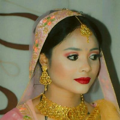 #३ह हिंदी है हम
हिंदी ,हिन्दू,हिंदुस्तान
इसी में बसती मेरी जान