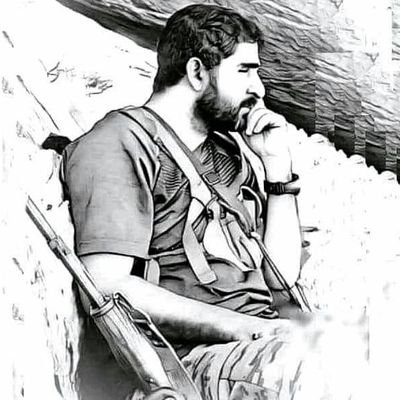 ‏يقول اليماني {‏لهو عديم العدامه حق ابي والجد@ وانه عنيد العناد أبني وانا سيده @ الخصم فيني طبيعة كل ماهدد @ يعجبني ادعس برجلي فوق تهديده!}