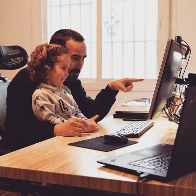 Senior Software Engineer at @StickerGiant.
Founder of https://t.co/j7UOG1dsxF