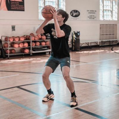 6’6, 🎯, Vassar MBB ‘25