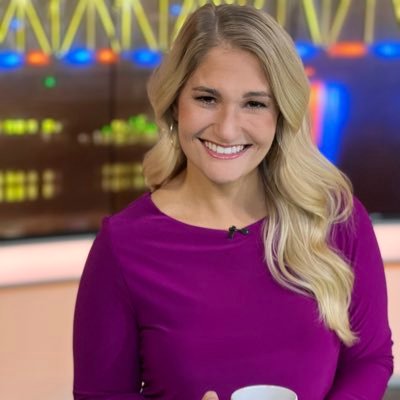 Morning & Midday Anchor for @25NewsWEEK @Illinois_Alma grad; Wife and dog mom