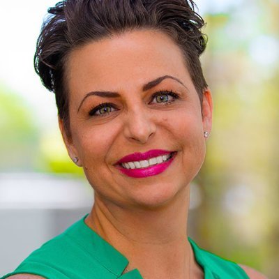 Manager at @HPE. aka: Social Fairy Godmother & brand ambassador. Leading a team of rock stars, driving awareness of technology & HPE  through social.