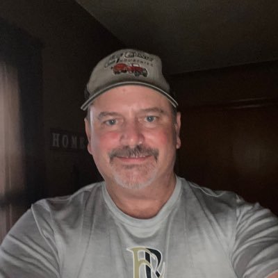 Well obviously I’m Steve I’m 49 years old and from mid Missouri. I enjoy meeting new people and having conversations, intelligent or silly. I’m single I ❤️ladys