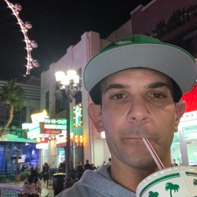 traveleatsportz's profile picture. Traveling, eating, loving sports