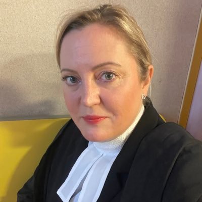🏴󠁧󠁢󠁷󠁬󠁳󠁿 The Essential Barrister. In-court advocating of a criminal nature @23essexstreet. Out-of-court advocating of a #wellbeing nature @dotty_oils