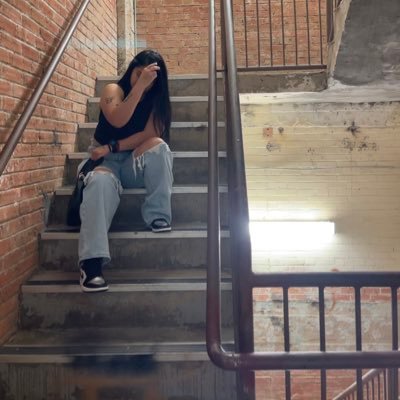 _iconiclife's profile picture. If Kanye can get a degree so can I $iconicleo