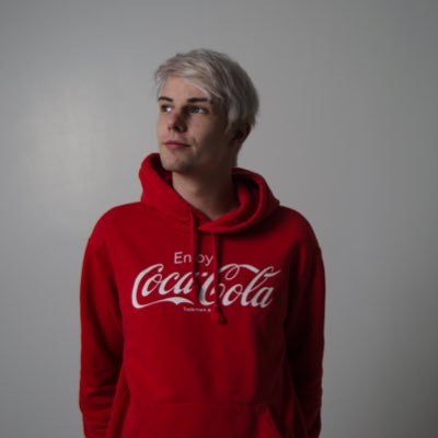 plantbuildman's profile picture. be yourself, love who you want. insta: ivanspinsphoto