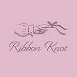 ♡2021年12月17日オープン♡ ヘアリボンアクセサリー専門店『Ribbon Knot』リボンノットです。 国産の高品質リボンを使用してリボン作家が一つ一つ心を込めて手作り。 リボンをあなたの日常にプラスして、おしゃれをランクアップしませんか。