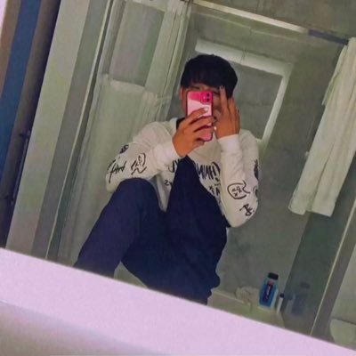 ErnieRiveraaa's profile picture. ⚡️ https://t.co/nr7uOHjabq