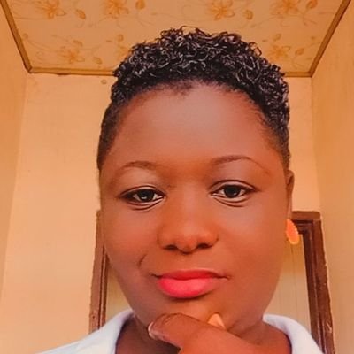 SarahAp82891879's profile picture. listening to music