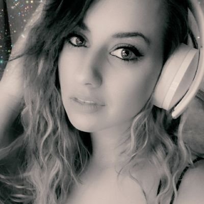 Photographer by day gamer by night 🌙
Margs | EDM | Poker |Travel & lots of Tequila 🧊