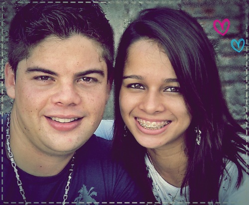 Longe de toda negatividade!!! Super alto astral,feliz...amando e sendo amada!!!!  Abençoada por Deus!