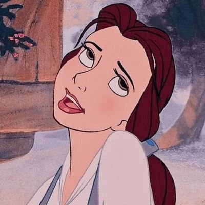 angieleeaq's profile picture. eating chips