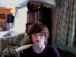 Filho de Harry Potter, tenho a capa da invisibilidade, cuidado.