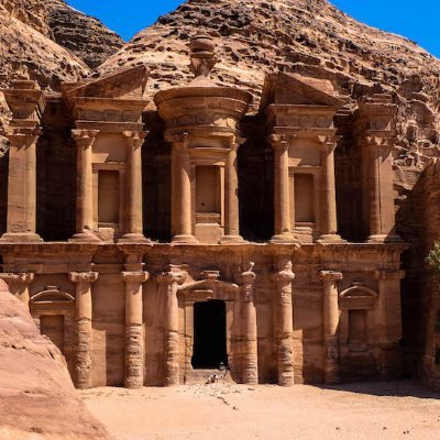 KiloudouE's profile picture. Le codeur c’est comme la bière, c’est bon seulement sous pression !