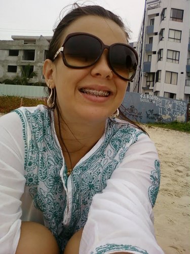 Durma quando o sono bater, acorde quando Deus quiser, assista menos TV, cante no Chuveiro, escreva um livro, faça um filme e se apaixone todo dia por você.♫