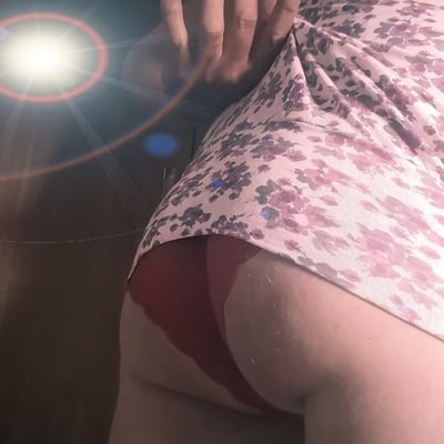 Sou uma cdzinha iniciante, discreta, adoro me montar com roupas da esp...a😁, nunca tive relações mas estou doida pra isso amo todas cdzinhas e estou amando ser